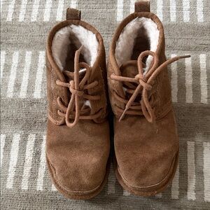 UGG Cream Shearling Lined Boots with laces size:3Y